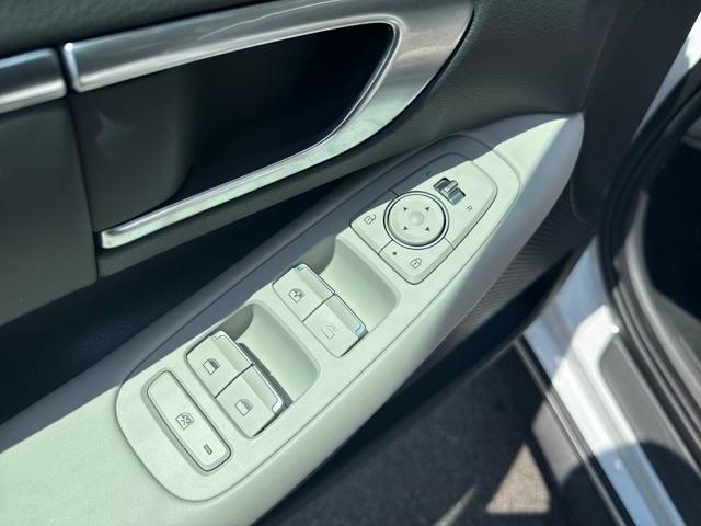 used 2021 Hyundai Sonata Hybrid car, priced at $21,352