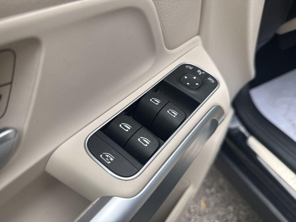 used 2020 Mercedes-Benz GLB 250 car, priced at $20,748