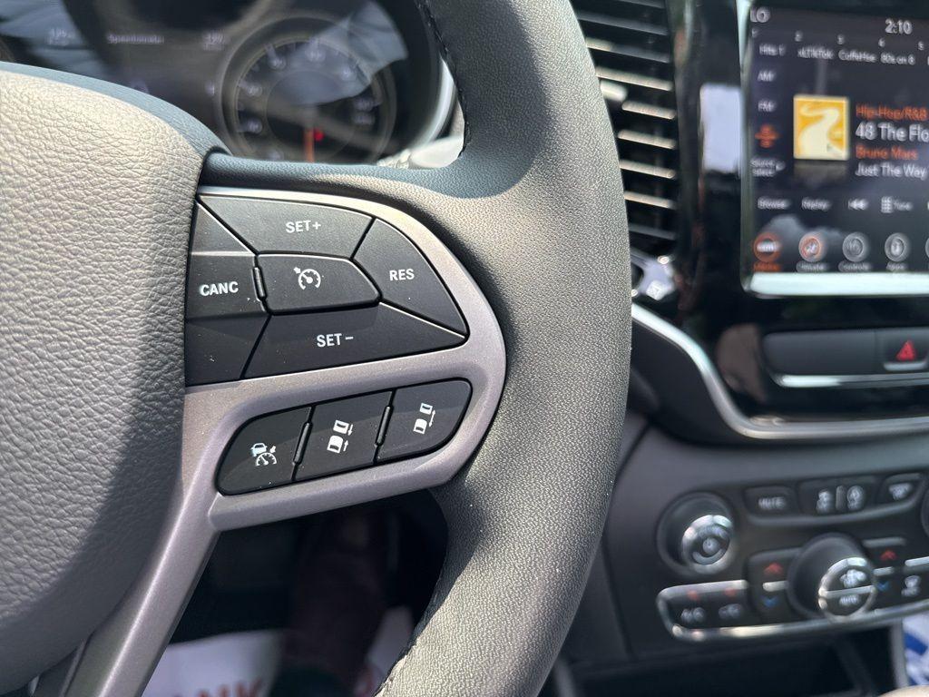 used 2022 Jeep Cherokee car, priced at $24,112