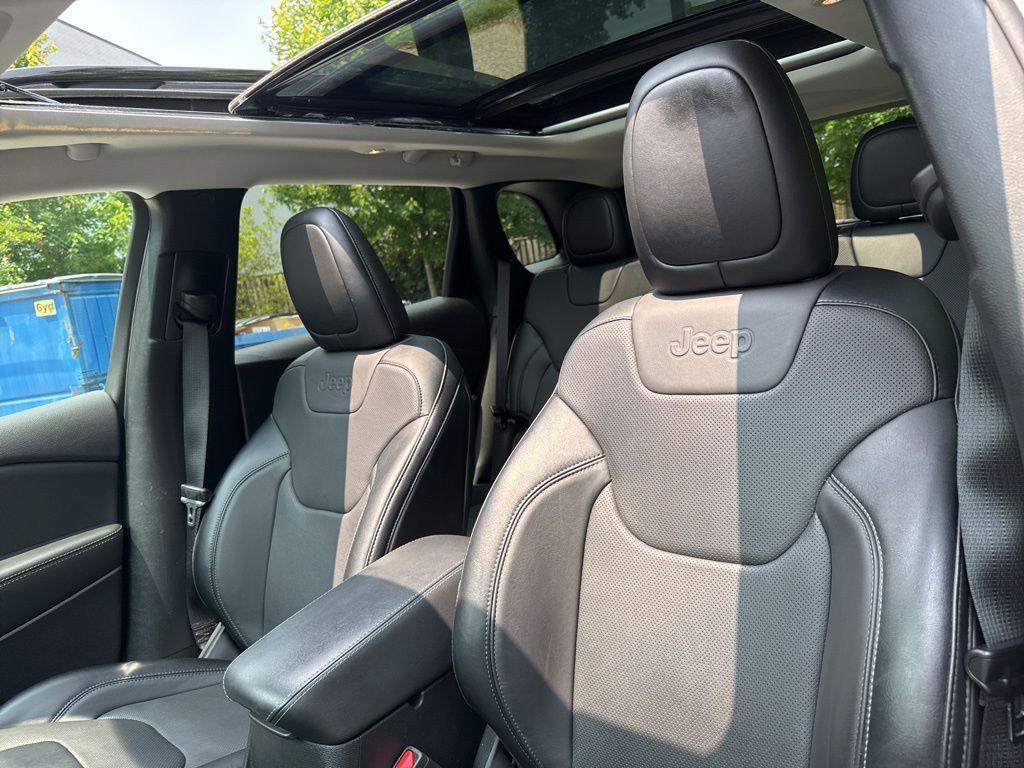 used 2022 Jeep Cherokee car, priced at $24,112