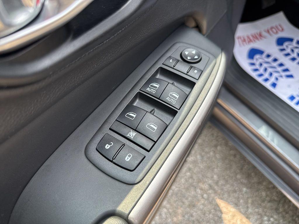 used 2022 Jeep Cherokee car, priced at $24,112