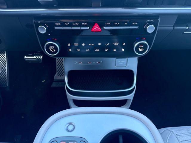 new 2026 Hyundai IONIQ 9 car, priced at $77,727