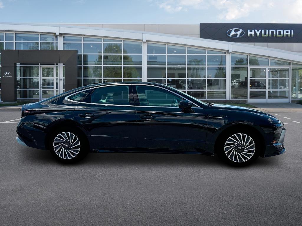 new 2024 Hyundai Sonata Hybrid car, priced at $30,434