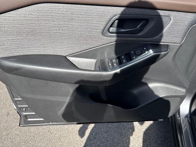 used 2023 Nissan Rogue car, priced at $22,286