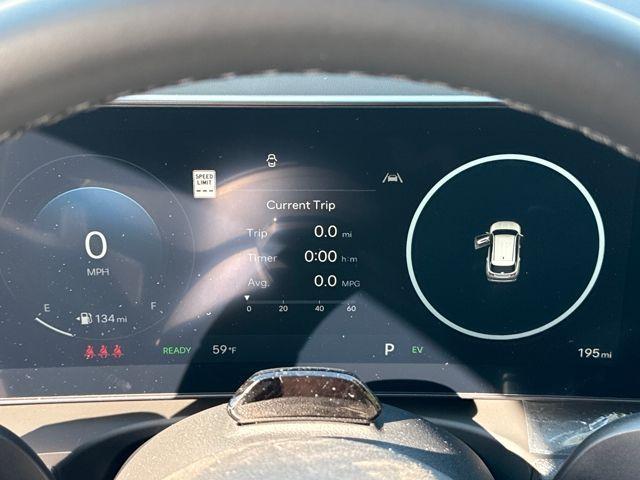 new 2025 Hyundai TUCSON Hybrid car