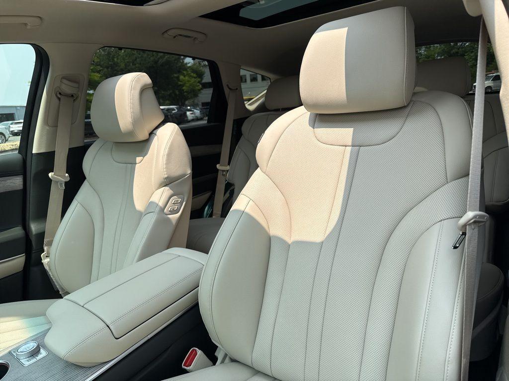 new 2025 Genesis GV80 car, priced at $62,474