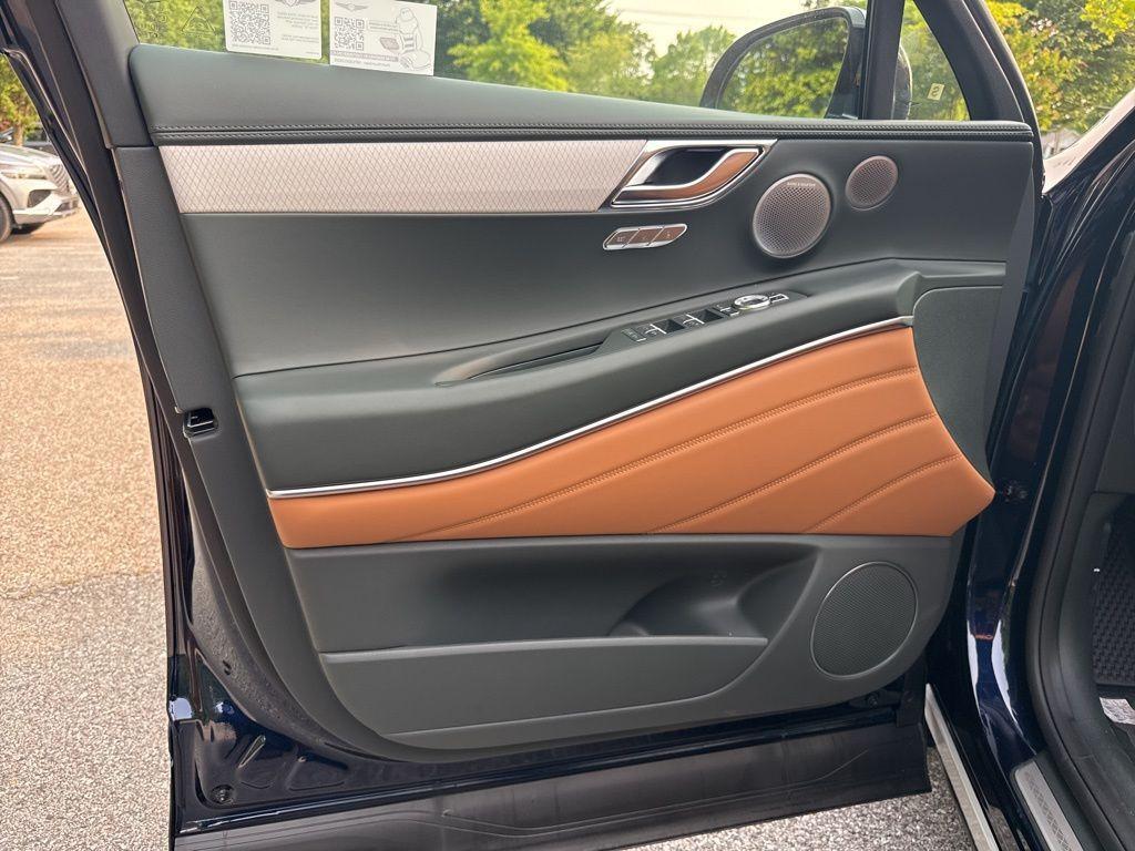 new 2025 Genesis GV80 car, priced at $72,309