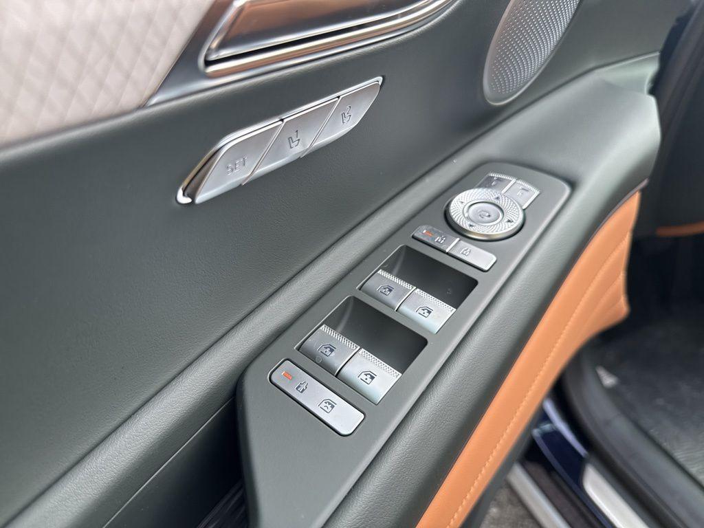 new 2025 Genesis GV80 car, priced at $72,309