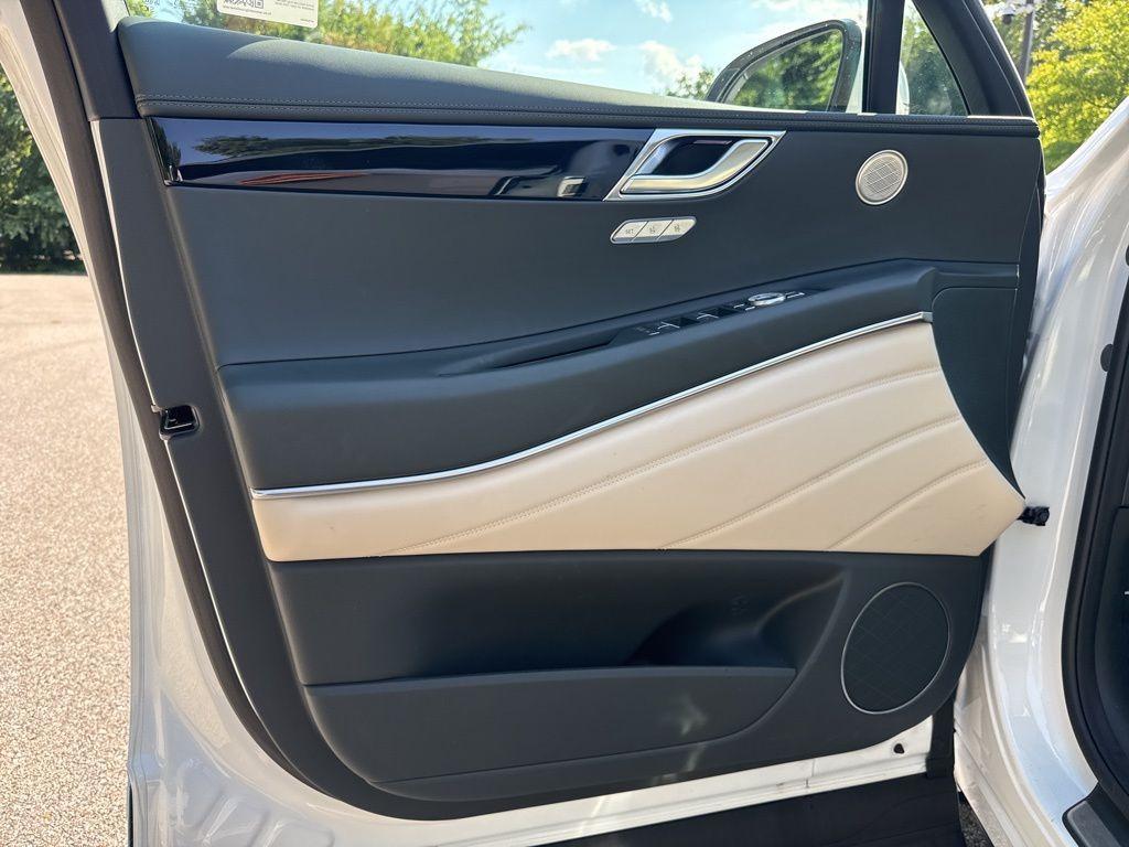 new 2025 Genesis GV80 car, priced at $54,700