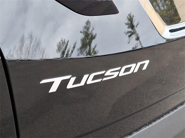 new 2025 Hyundai TUCSON Hybrid car, priced at $37,190