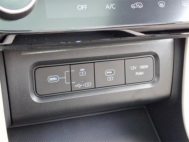 new 2025 Hyundai TUCSON Hybrid car, priced at $37,190