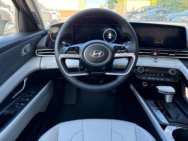 new 2025 Hyundai Elantra car, priced at $25,958