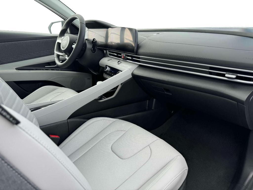 new 2025 Hyundai Elantra car, priced at $28,095