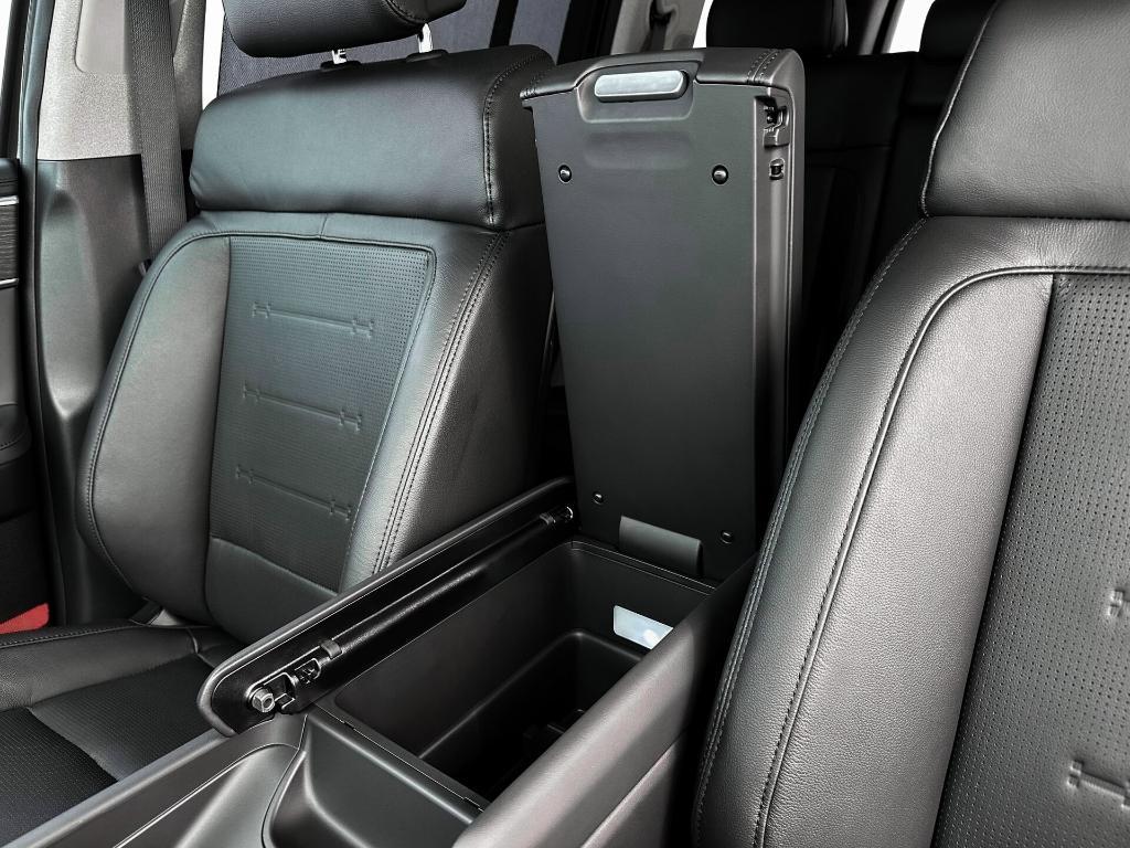 new 2025 Hyundai Santa Fe car, priced at $44,021