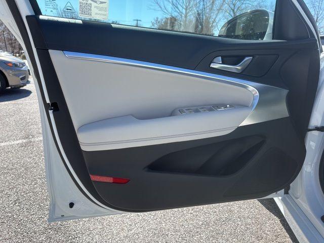 new 2025 Genesis G70 car, priced at $44,369