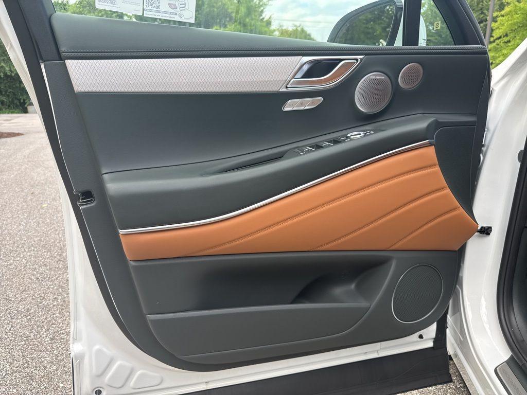 new 2025 Genesis GV80 car, priced at $70,930