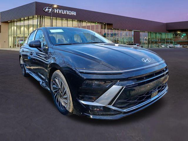 new 2025 Hyundai Sonata Hybrid car, priced at $31,330