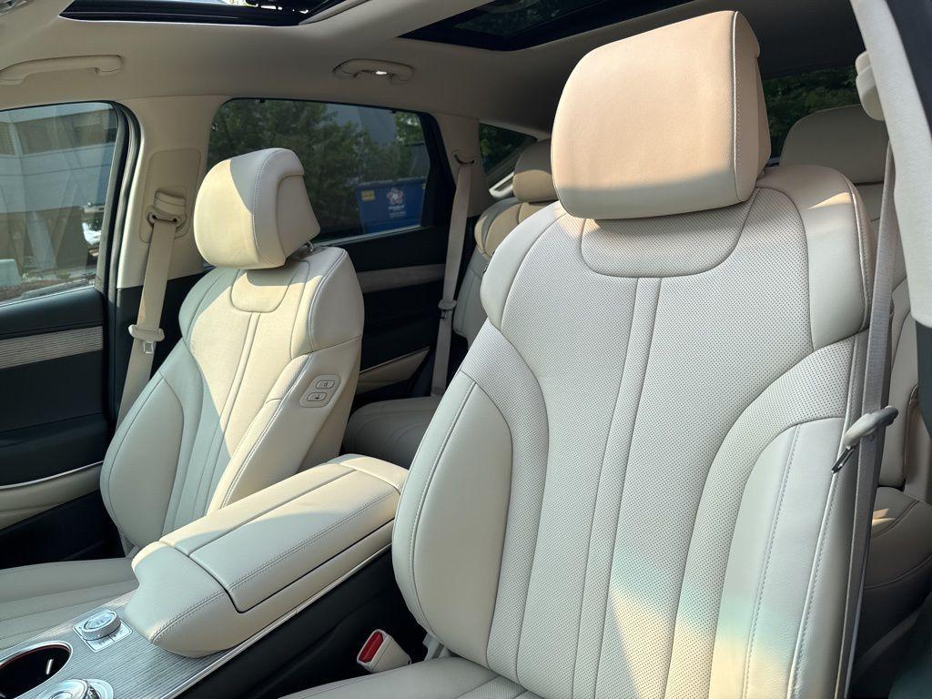 new 2025 Genesis GV80 car, priced at $67,164