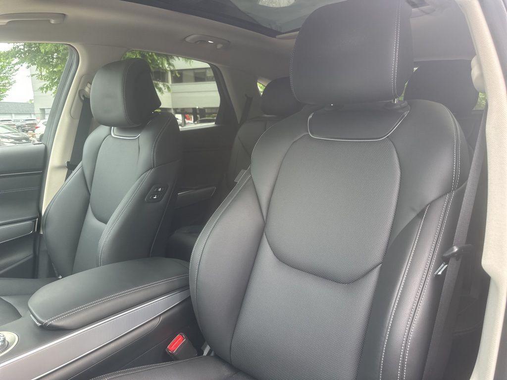 new 2025 Genesis GV70 car, priced at $47,917