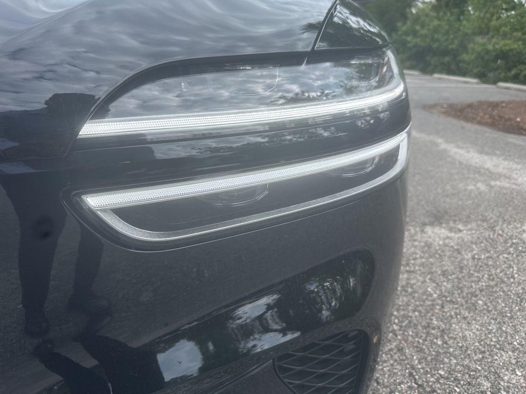 new 2025 Genesis GV70 car, priced at $47,917