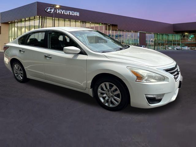 used 2014 Nissan Altima car, priced at $12,999