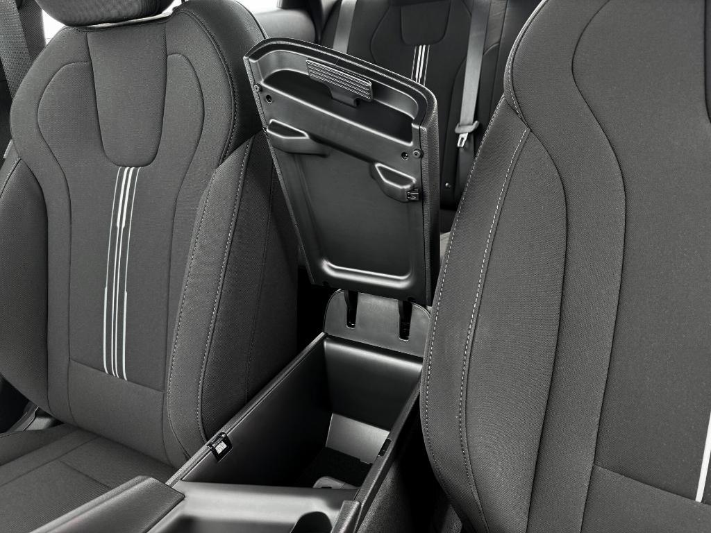 new 2025 Hyundai Elantra car, priced at $21,943