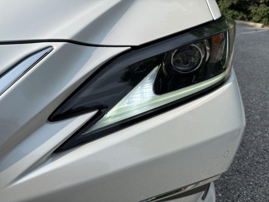 used 2019 Lexus ES 350 car, priced at $27,690