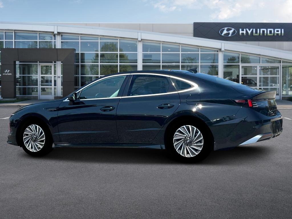 new 2025 Hyundai Sonata Hybrid car, priced at $31,845