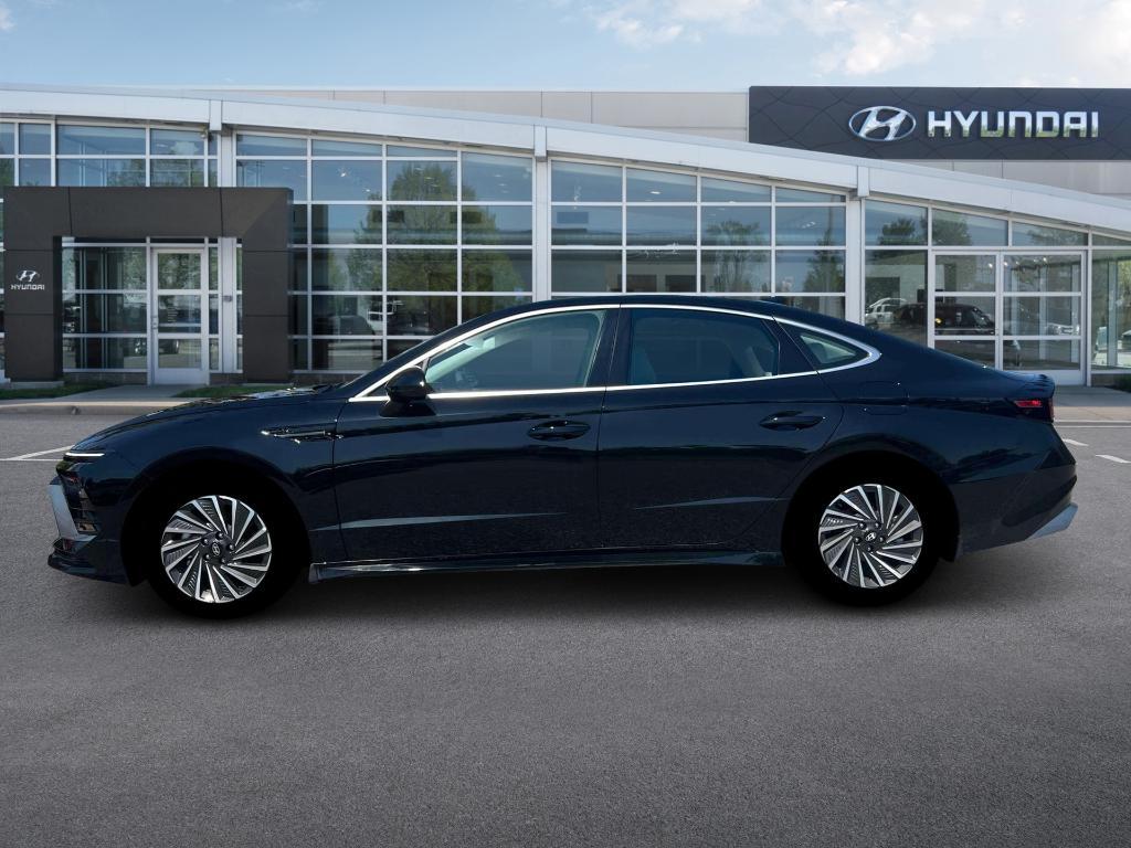 new 2025 Hyundai Sonata Hybrid car, priced at $31,845