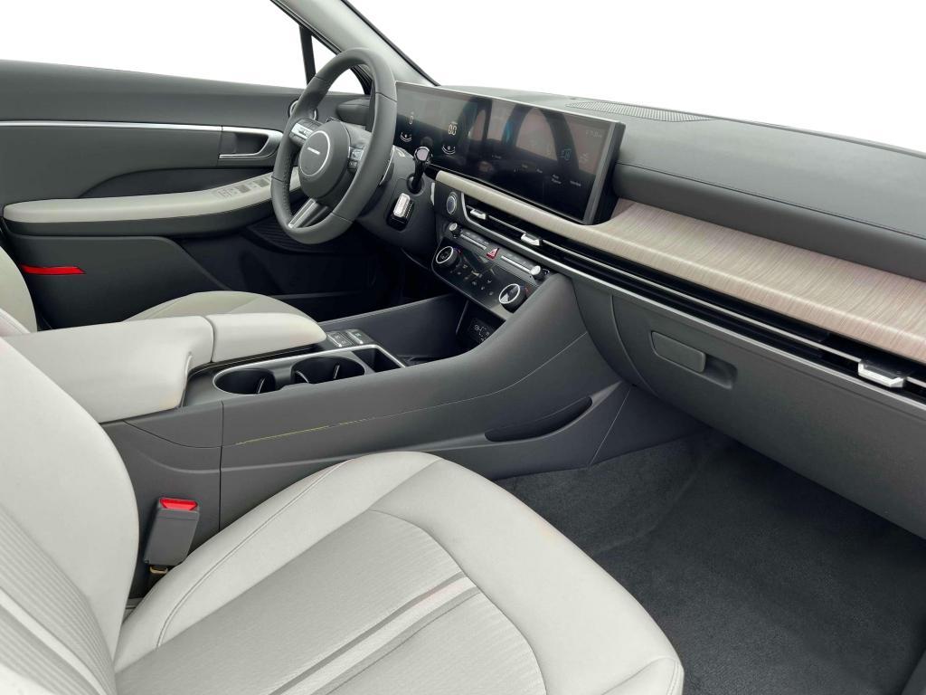 new 2025 Hyundai Sonata Hybrid car, priced at $31,845
