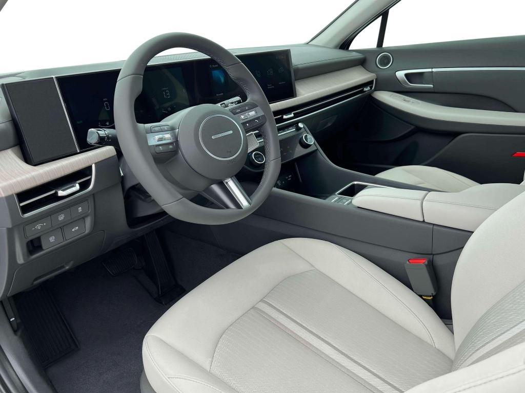 new 2025 Hyundai Sonata Hybrid car, priced at $31,595