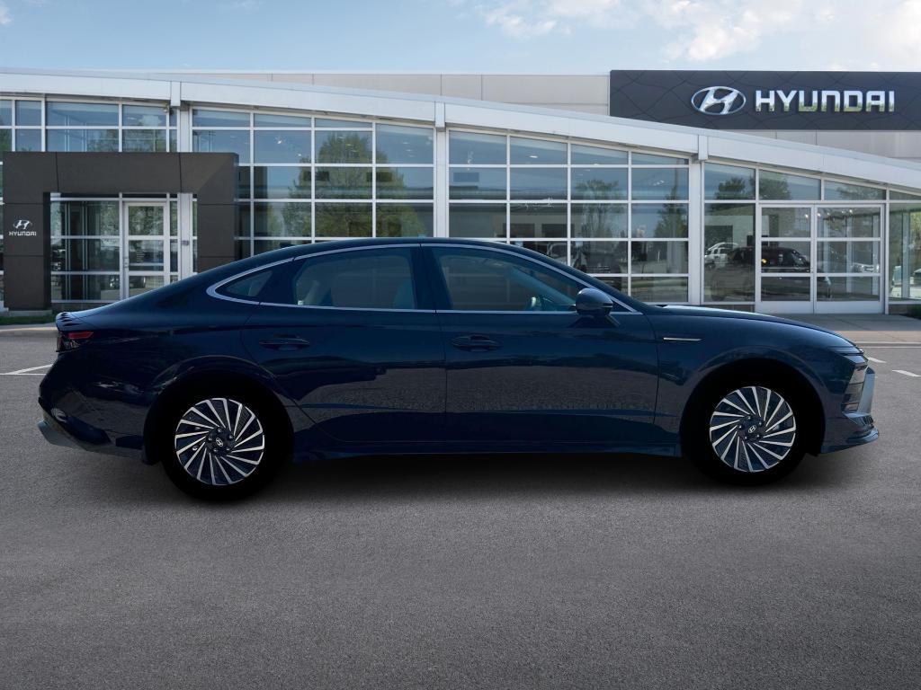 new 2025 Hyundai Sonata Hybrid car, priced at $31,845