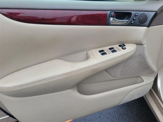 used 2004 Lexus ES 330 car, priced at $7,699