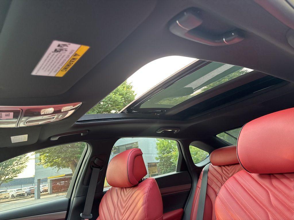 new 2025 Genesis G80 car, priced at $71,285