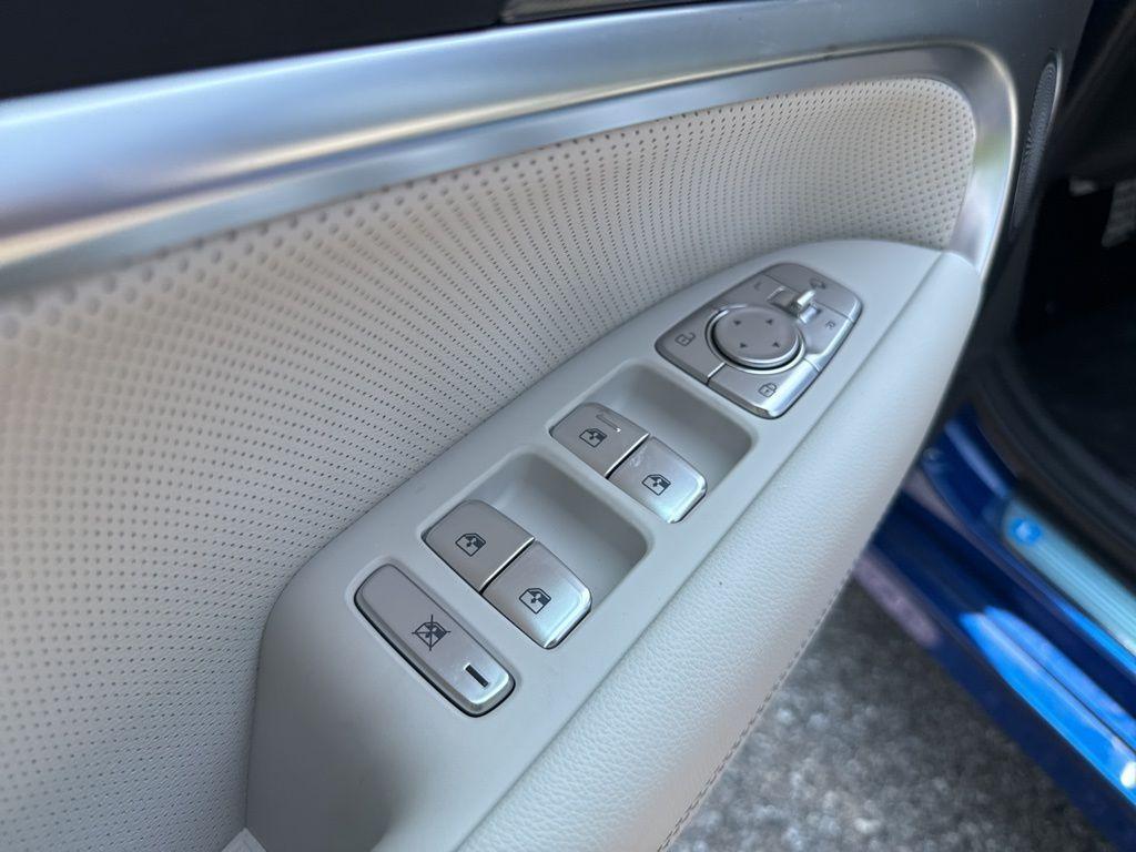 new 2025 Genesis G70 car, priced at $52,185