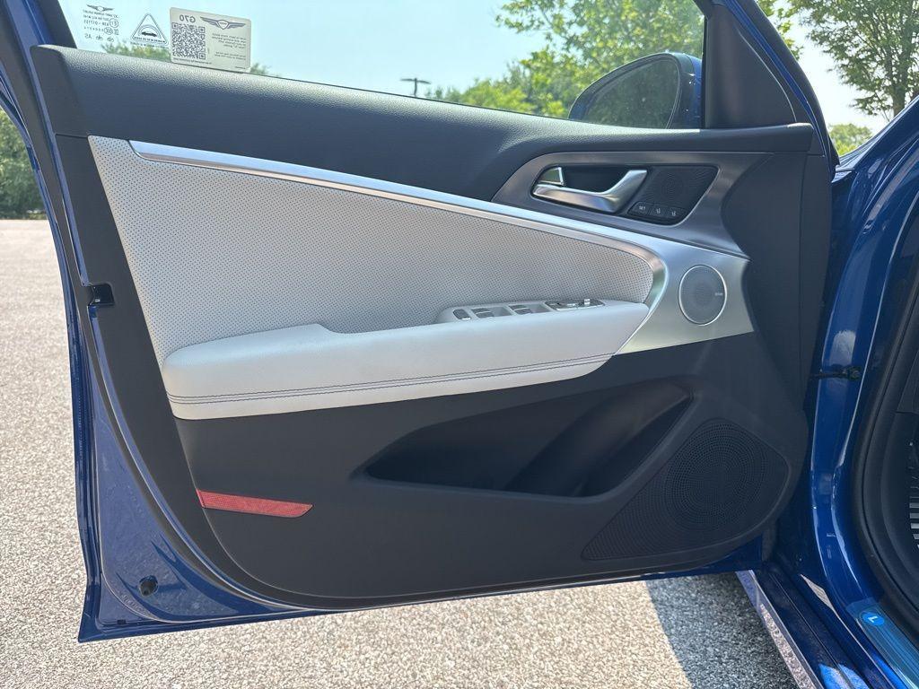 new 2025 Genesis G70 car, priced at $52,185