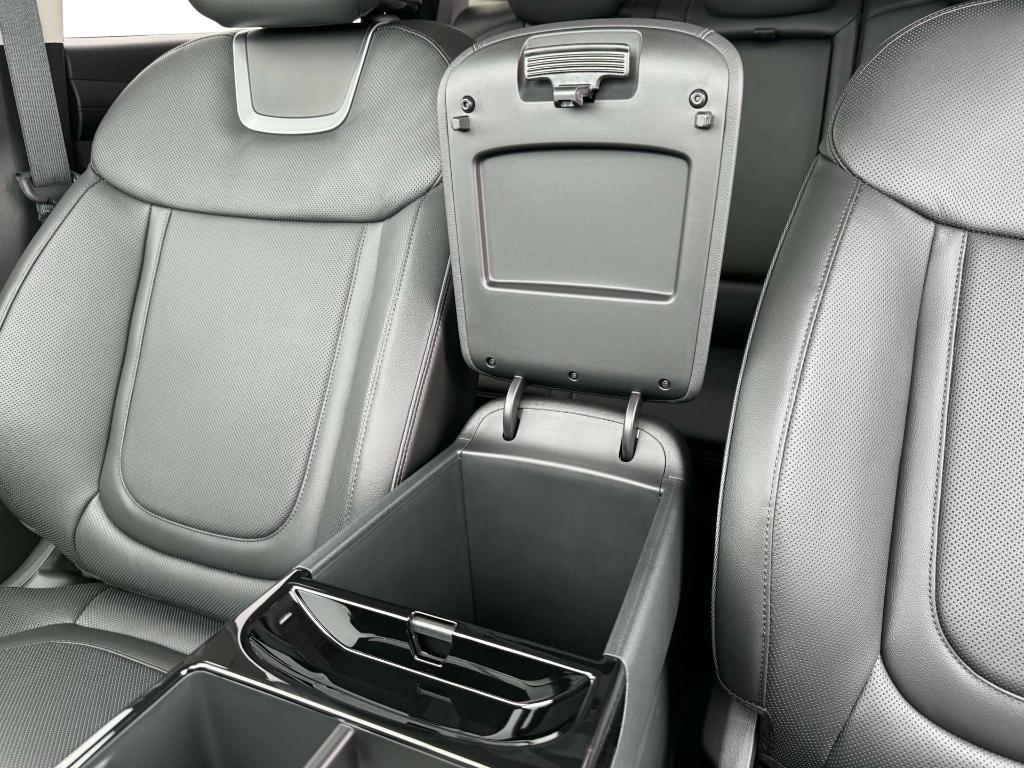 new 2025 Hyundai TUCSON Hybrid car, priced at $41,287