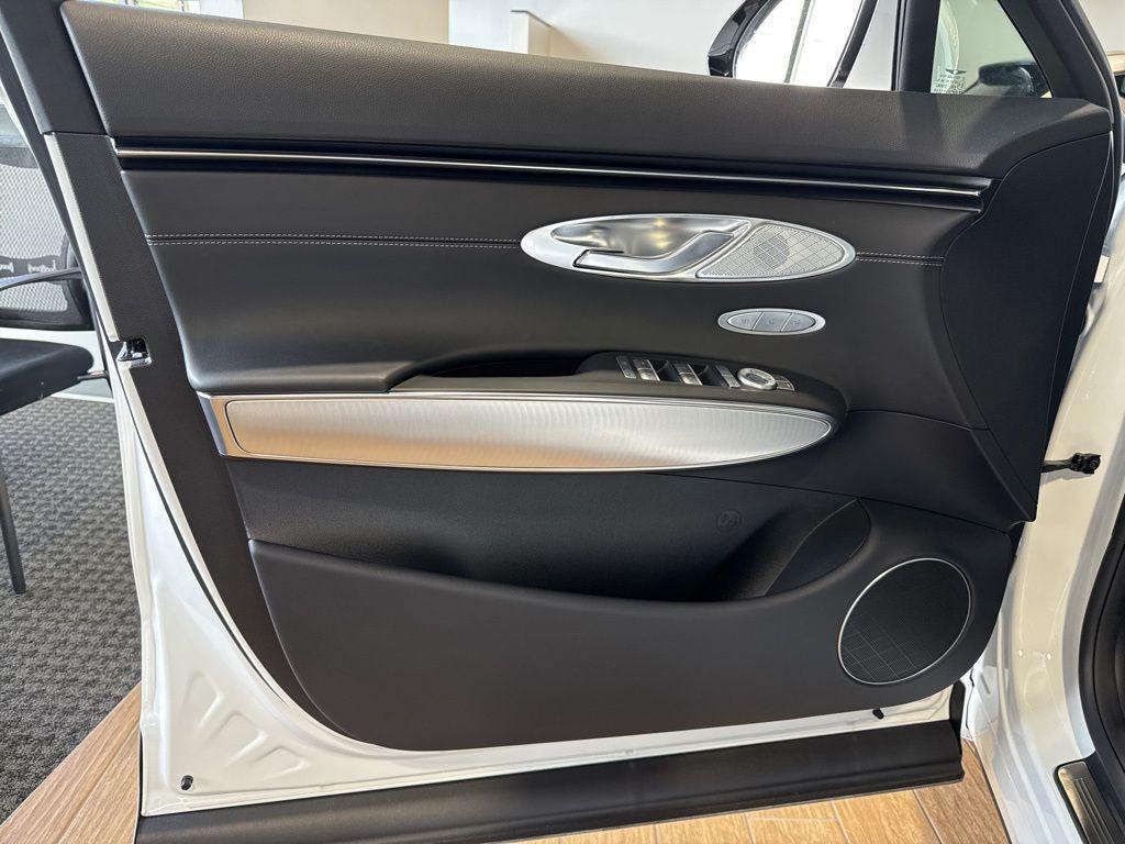 new 2025 Genesis GV70 car, priced at $48,606