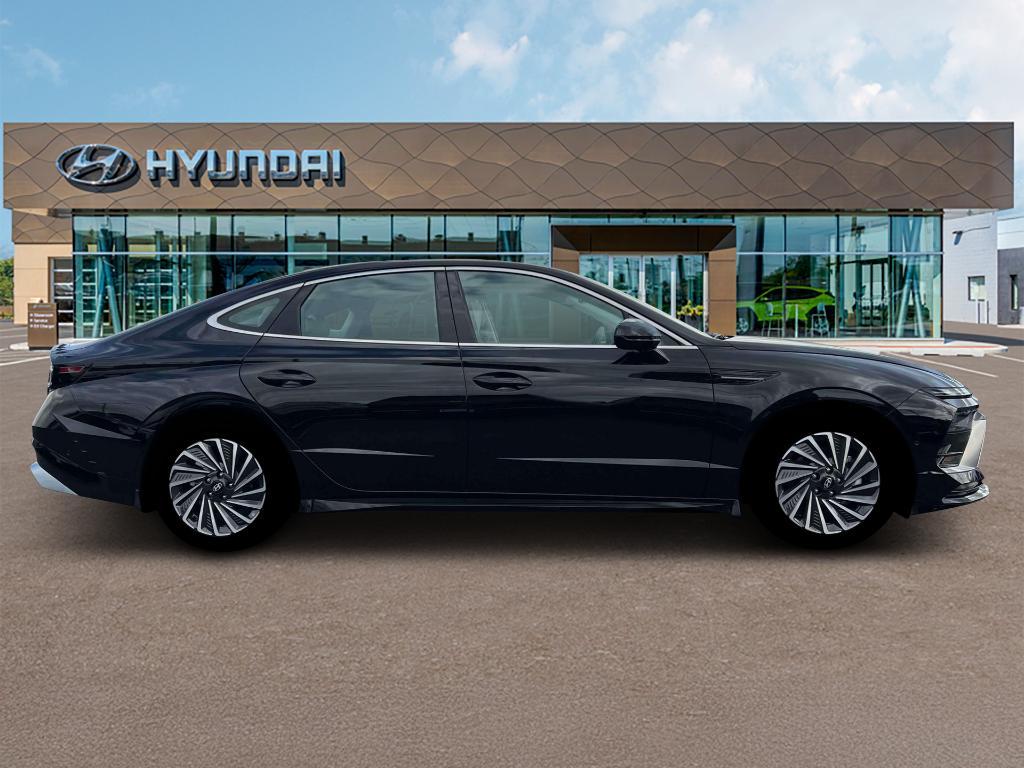 new 2025 Hyundai Sonata Hybrid car, priced at $37,931