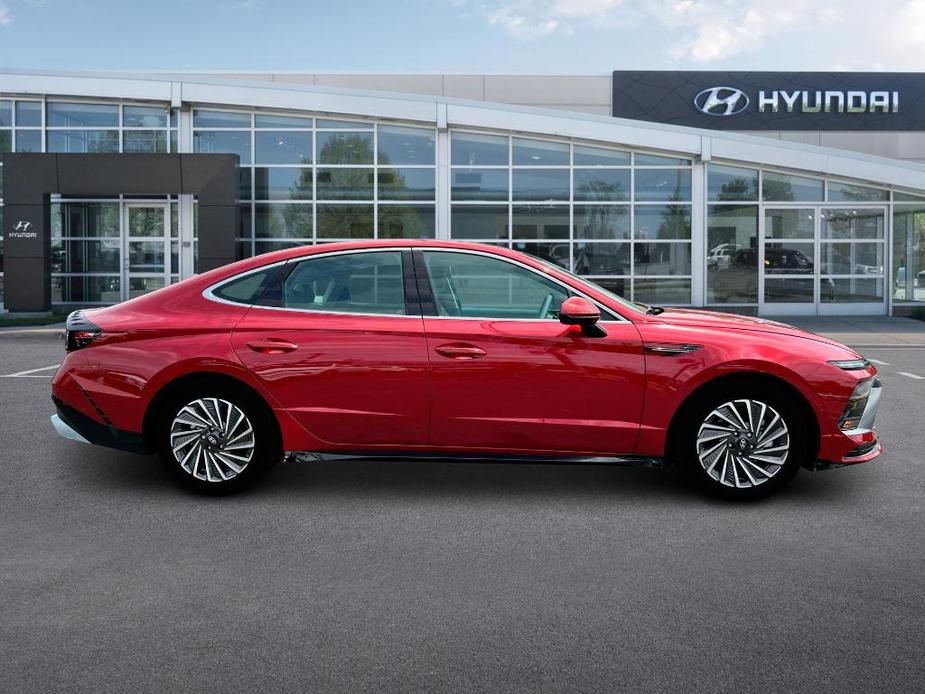 new 2025 Hyundai Sonata Hybrid car, priced at $36,679