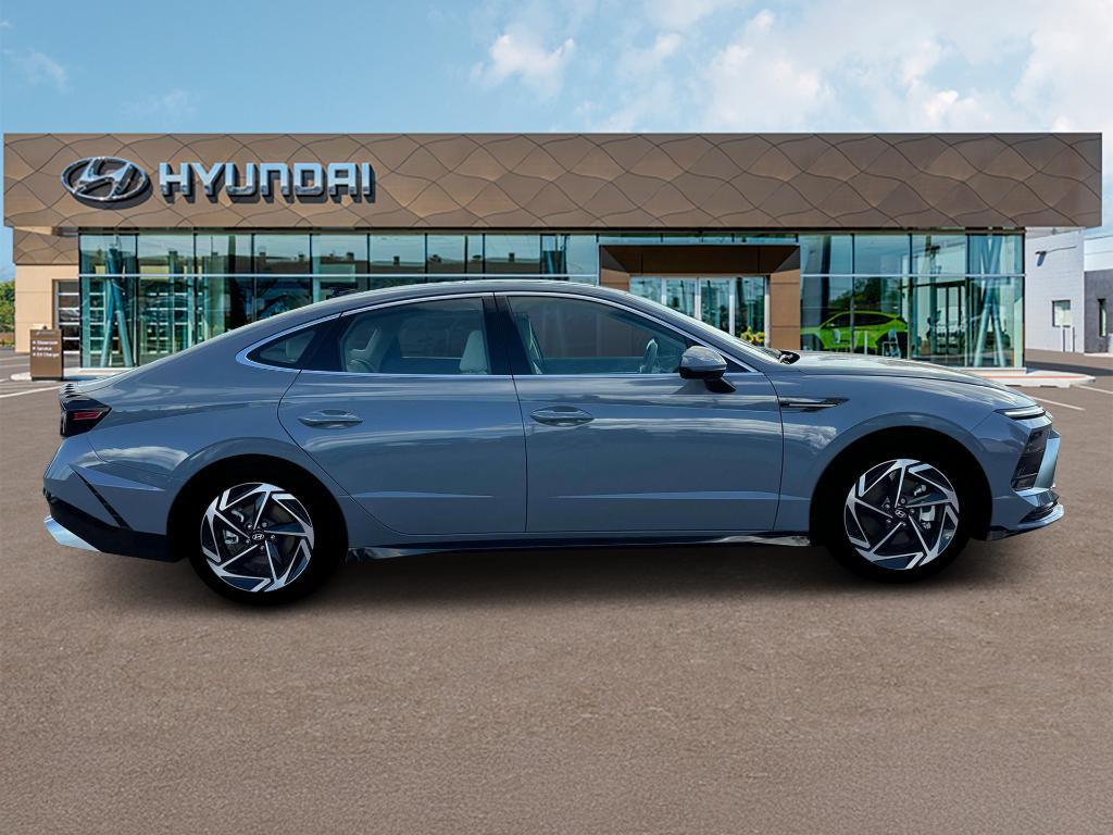 new 2025 Hyundai Sonata car, priced at $30,677