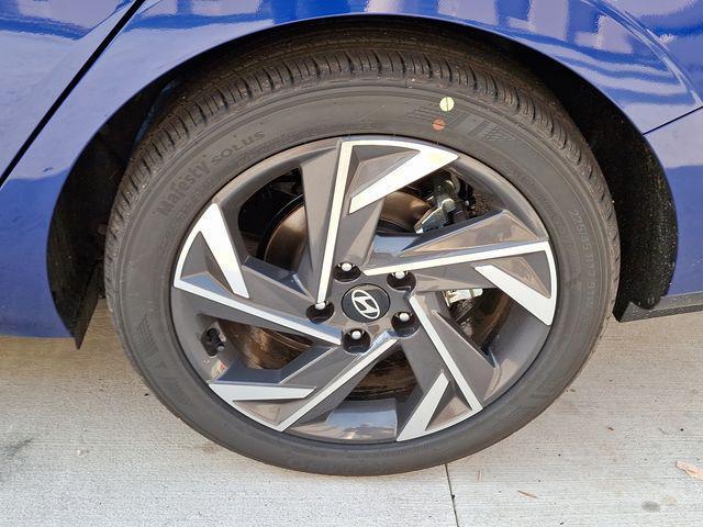 new 2025 Hyundai Elantra car, priced at $24,543