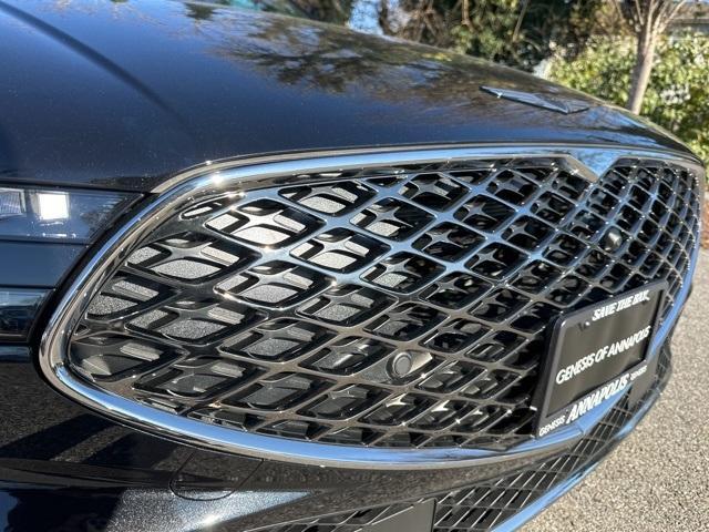 new 2025 Genesis G90 car, priced at $98,124