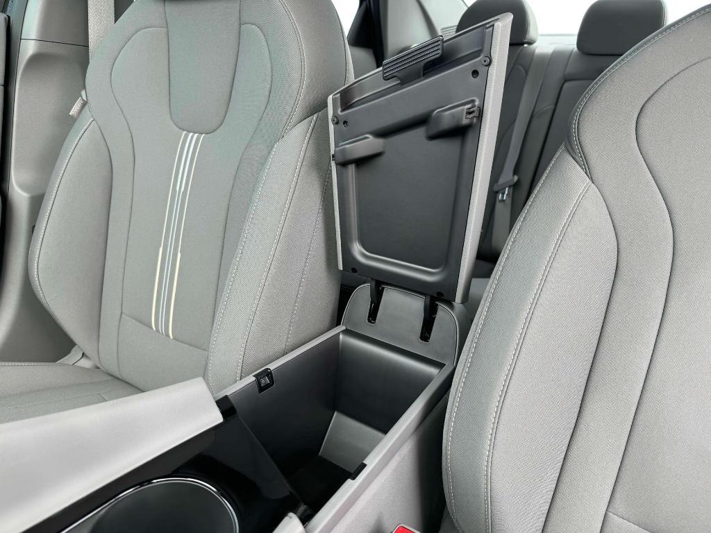 new 2025 Hyundai Elantra car, priced at $22,924