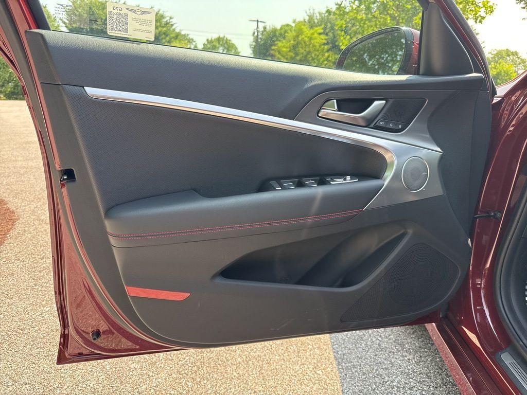 new 2025 Genesis G70 car, priced at $51,975