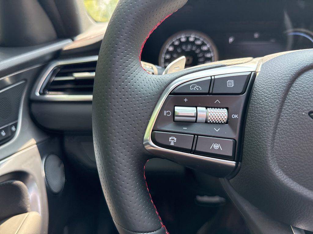 new 2025 Genesis G70 car, priced at $51,975