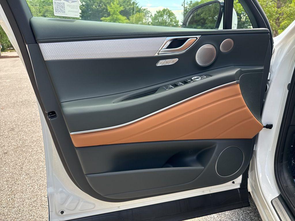 new 2025 Genesis GV80 car, priced at $65,824