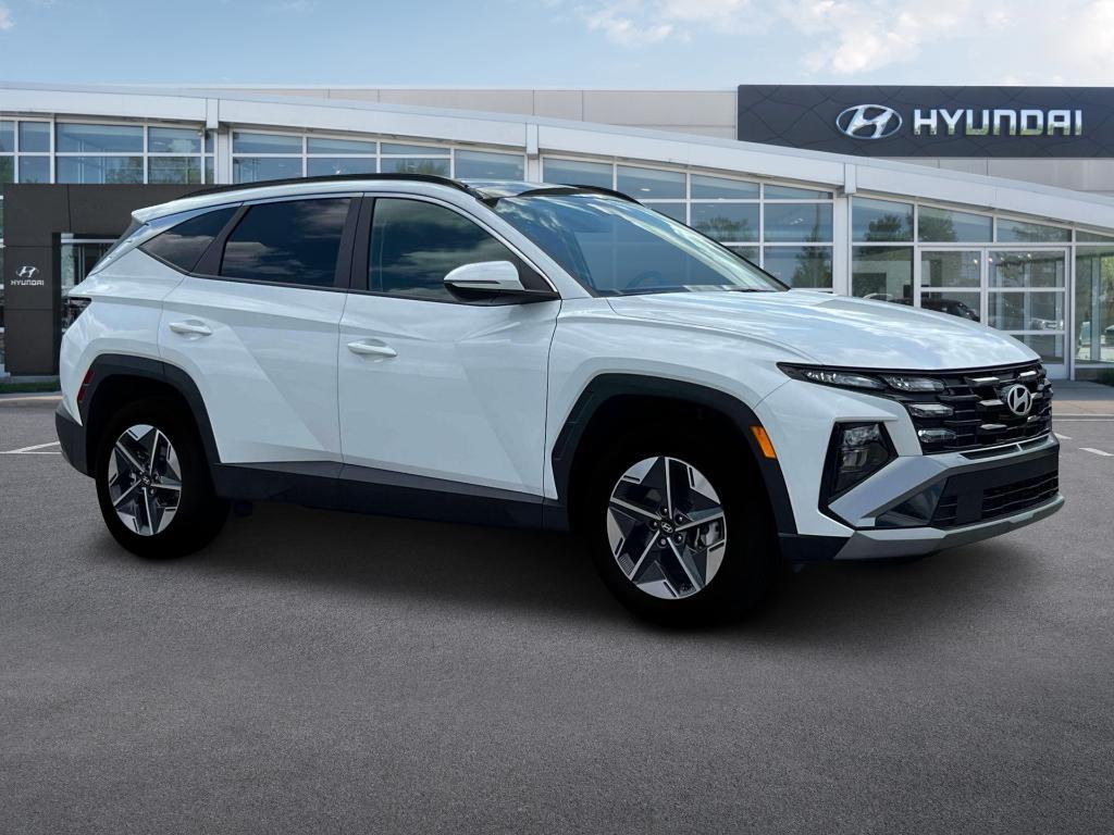 new 2025 Hyundai TUCSON Hybrid car, priced at $37,160
