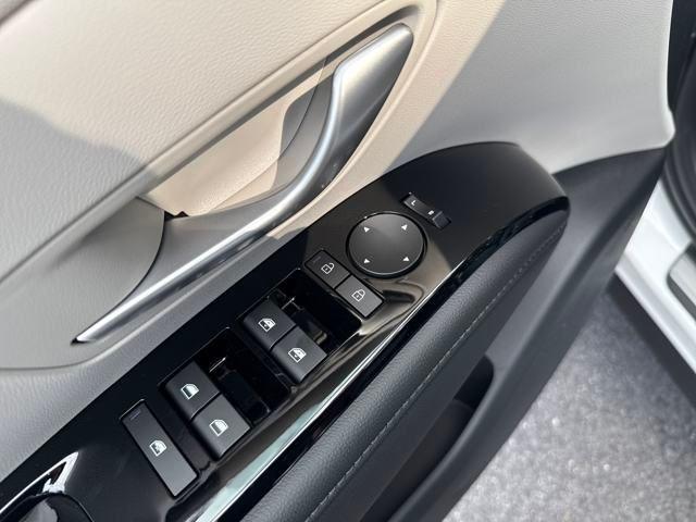new 2025 Hyundai TUCSON Hybrid car, priced at $40,626