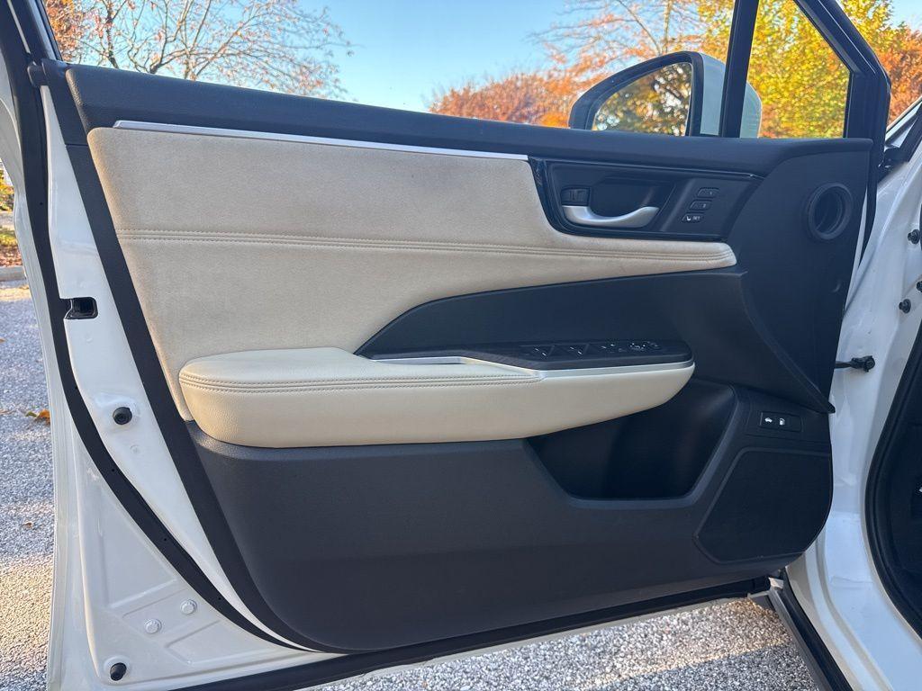 used 2018 Honda Clarity Plug-In Hybrid car, priced at $16,998